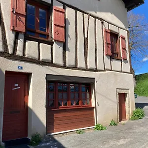  Hébergement de vacances Chez Stella 1 Piece Canape Lit Deux Personnes, Cuisine, Sdb Separee France